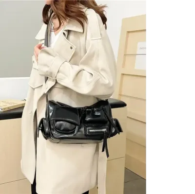 NEW FASHION RETRO HANDBAG